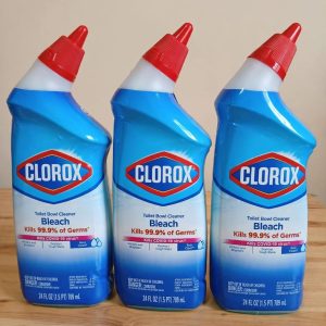 Clorox Toilet Bowl Cleaner Clinging Bleach Gel, Ocean Mist, 24 Fluid Ounces.