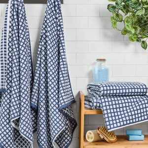 Mainstays Performance Super Soft Quick Dry Bath Towel Set, 4-Piece, Checkered Blue.